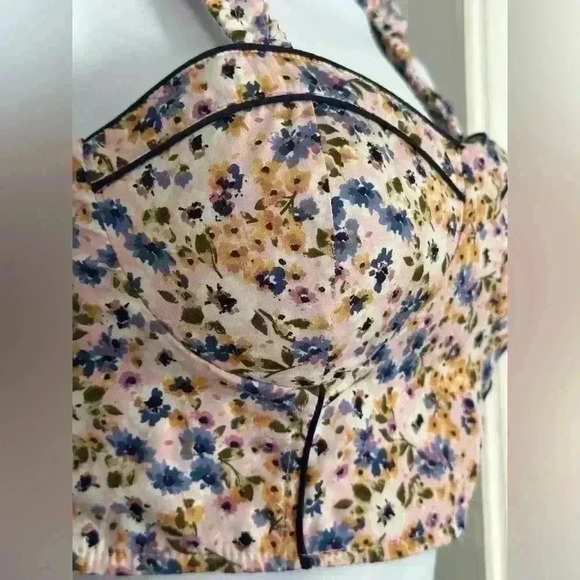 B.O.G Collection Floral Crop Top (404) - Picture 6 of 12
